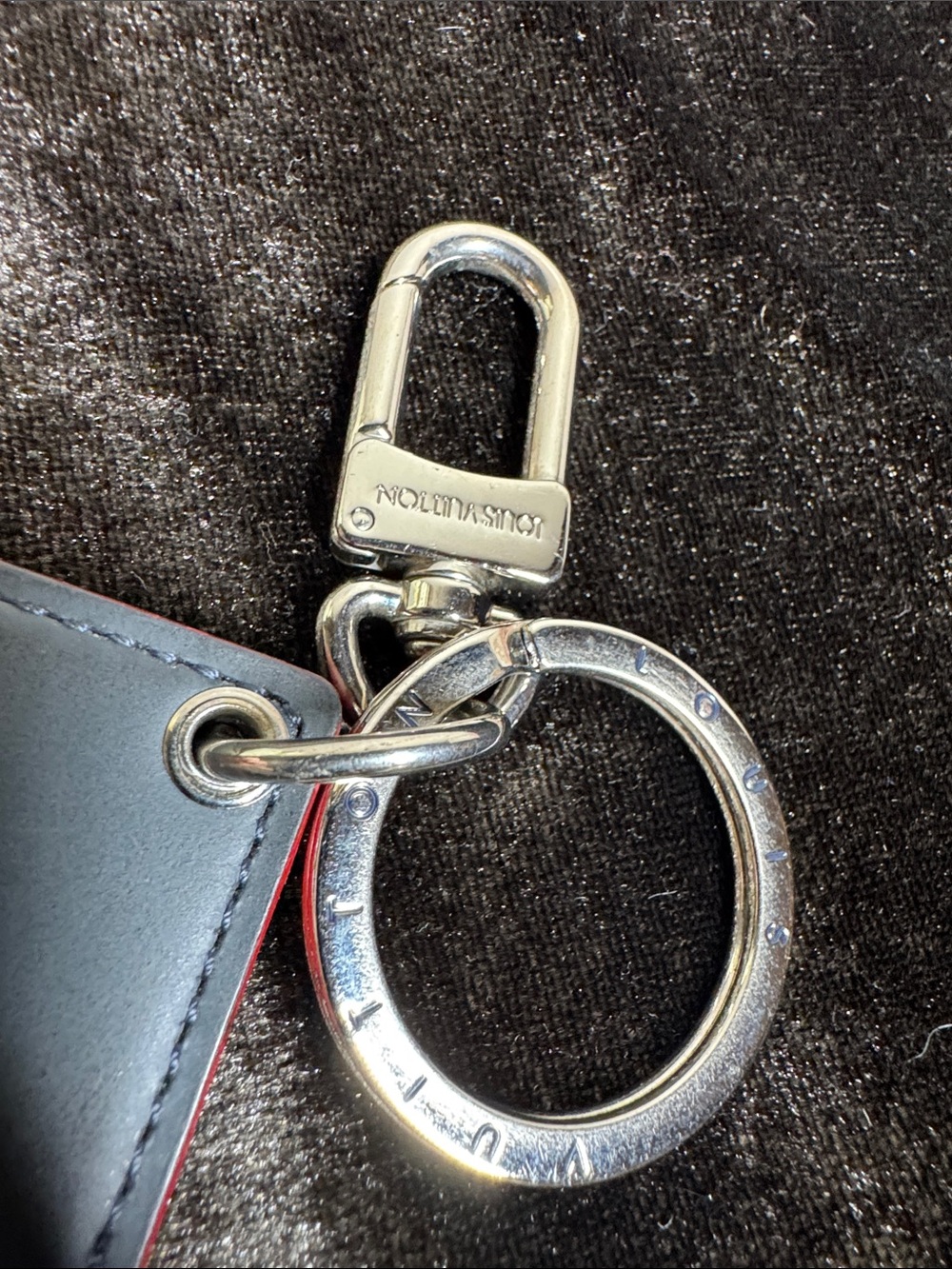 Louis Vuitton Black Leather America's Cup 2017 Key & Card Holder Keyring - Picture 7 of 9